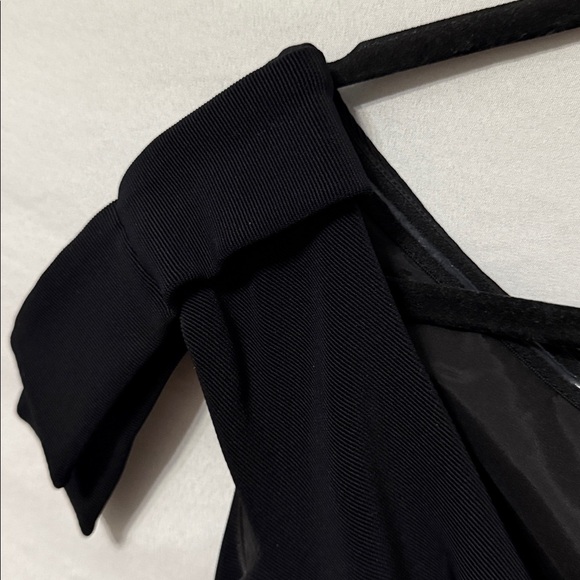 Trina Turk Black Mini Evening Formal Dress Size 10 Off Shoulder - Picture 7 of 10